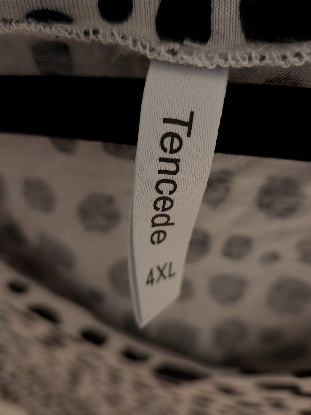 Amazon Essentials Dalmatian Print V-Neck Tunic - Picture 2 of 6